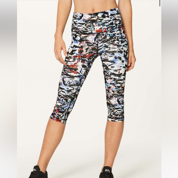 Lululemon‎ Wunder Under Hi-Rise 1/2 Tight Culture Clash Multi Black Size 6 - Picture 1 of 10